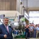 Приватизация оборонных объектов во время войны безответственна — Порошенко