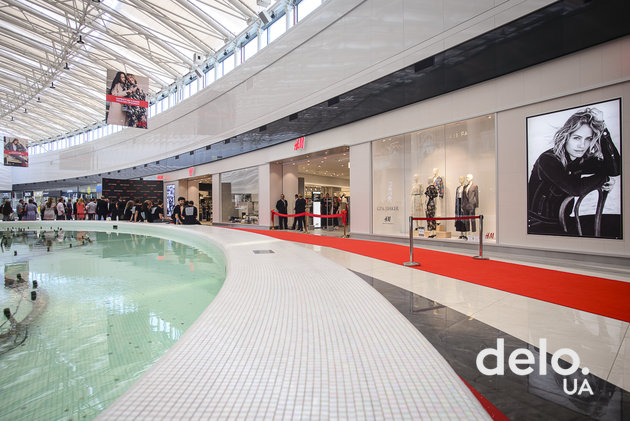 Первый пошел — как флагманский магазин H&M в Lavina Mall открывали