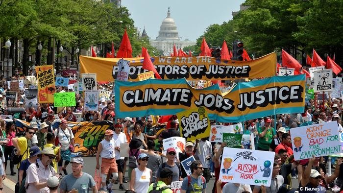 По всему миру прошли акции в защиту климата